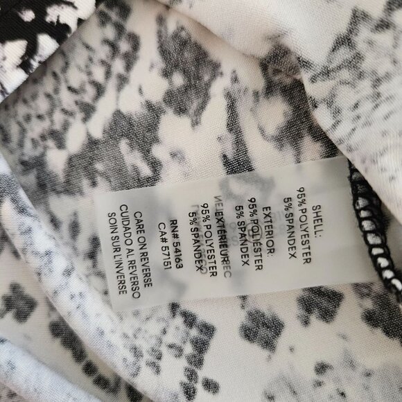 CALVIN Klein V Neck Black White Snake Print Sleeveless Shell Top Size PL - Picture 4 of 6